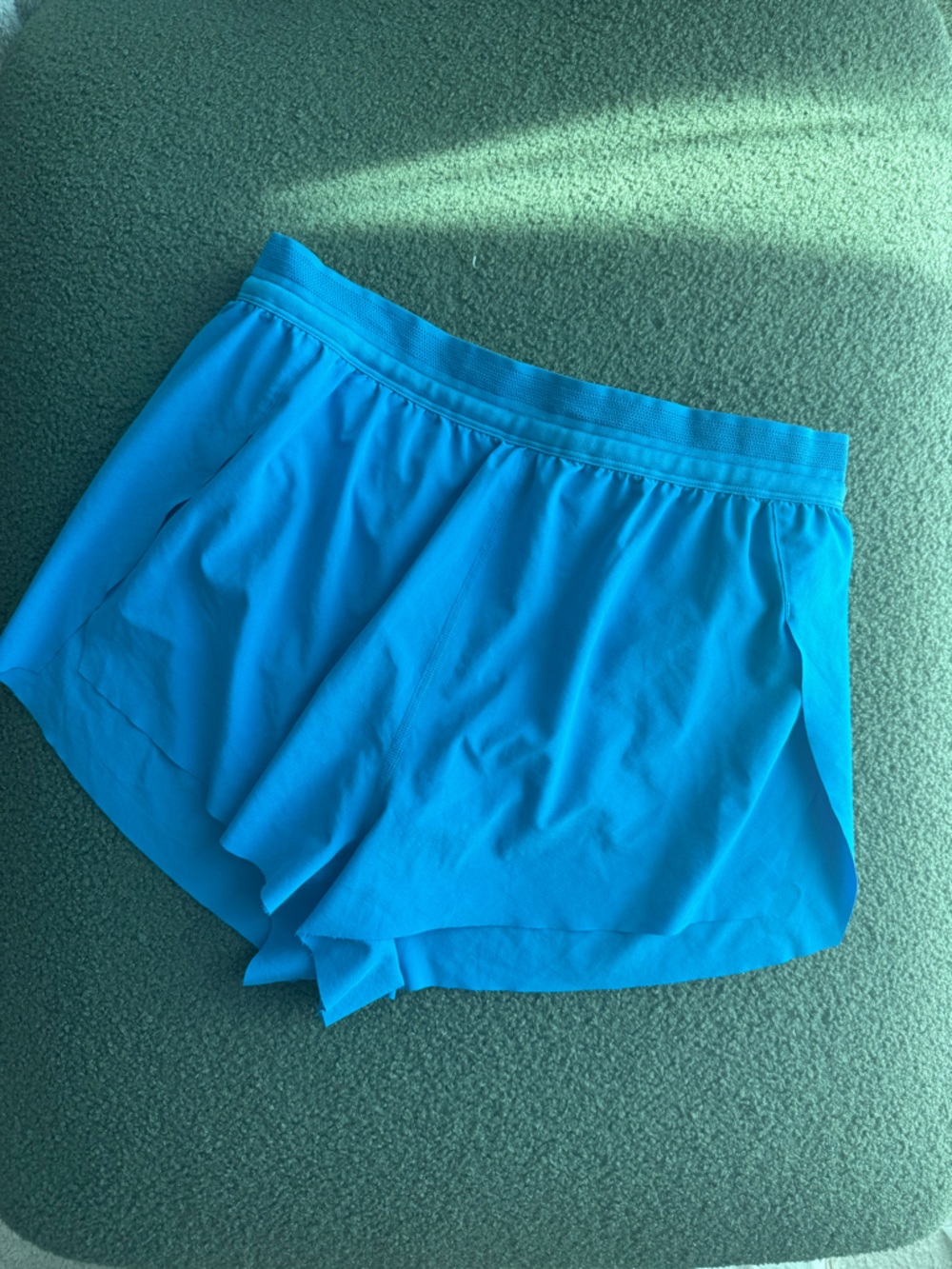 Aritzia TNA run shorts - size 8